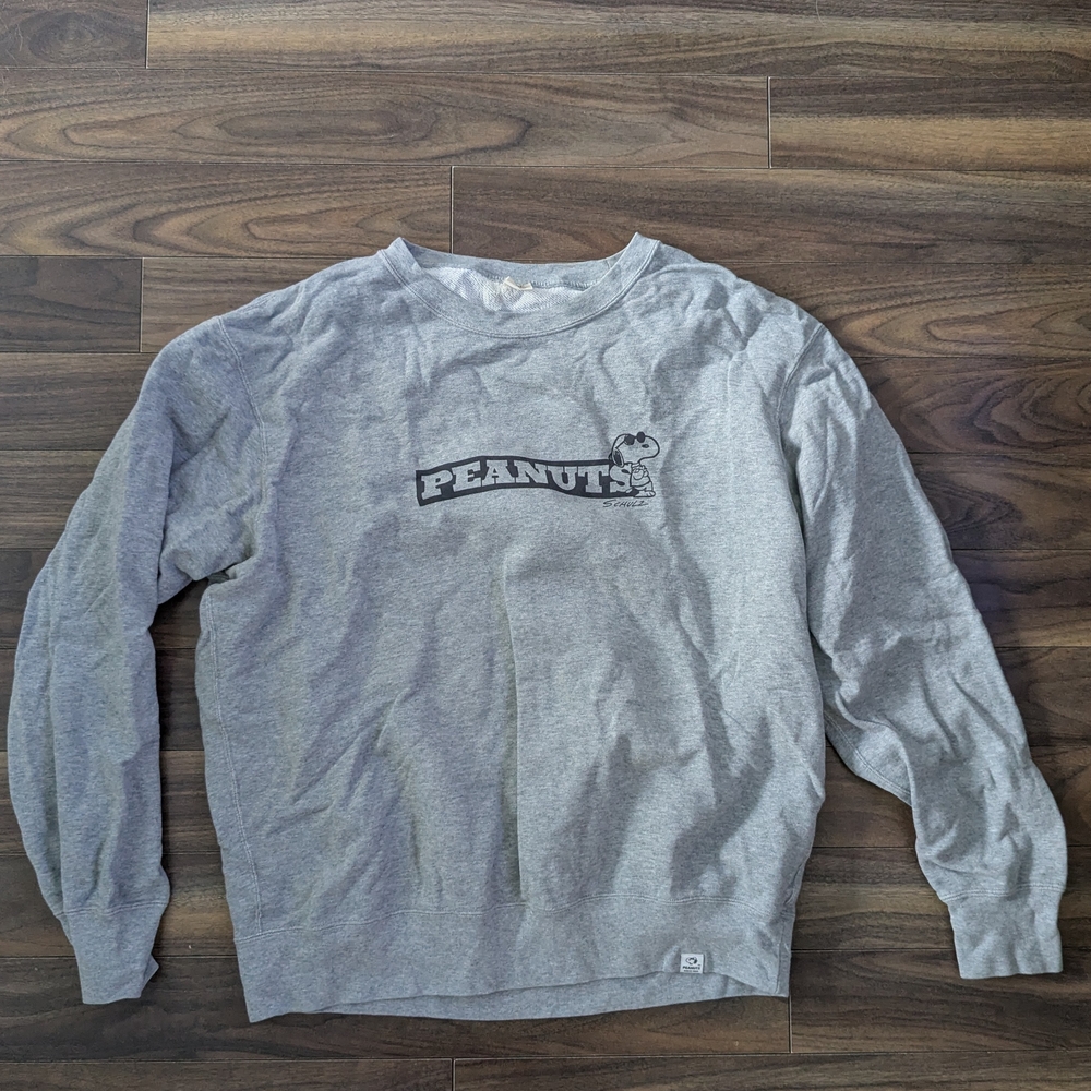Peanuts x Uniqlo Gray Crewneck Men's Sweater